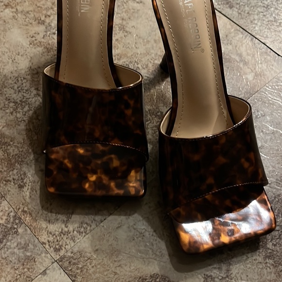 Cheetah print square toe heels - Picture 2 of 3
